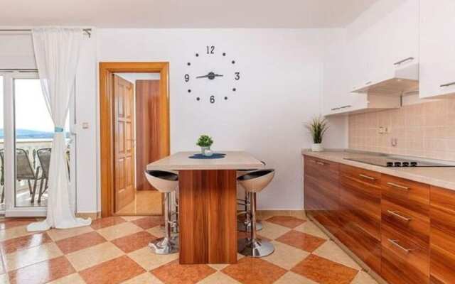 Country House in Croatia With Pool