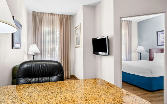 MainStay Suites Addison-Dallas