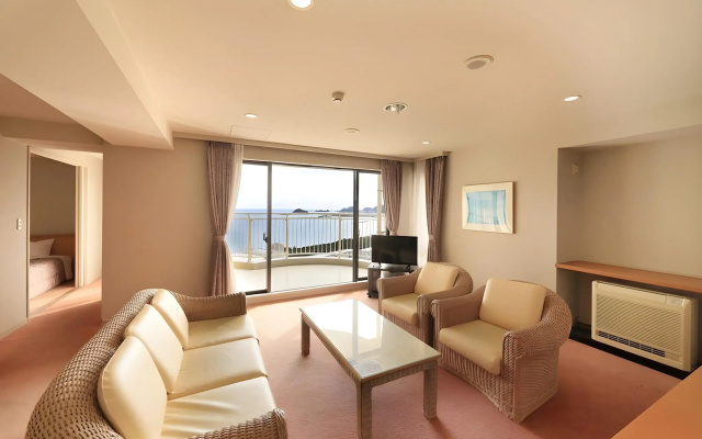 Kamogawa Grand Tower – Guest Rooms – Kamogawa