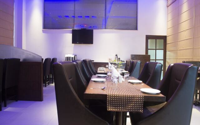 Oyo Premium Cantt Railway Station