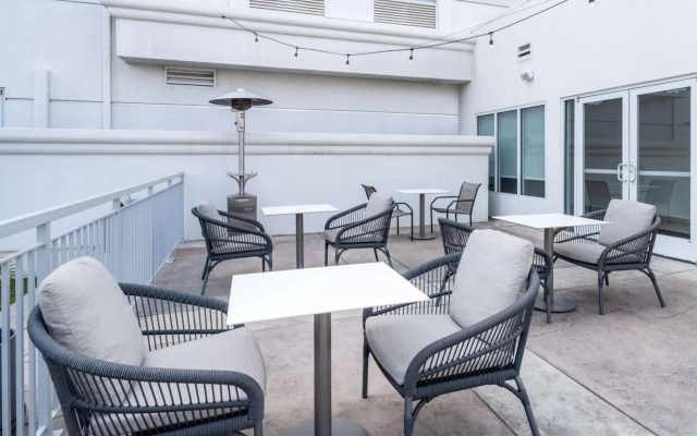 Hilton Garden Inn Bakersfield