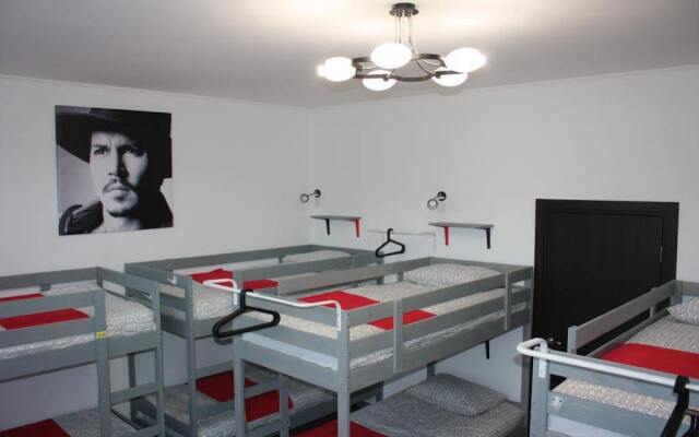 Хостел "Hollywood"