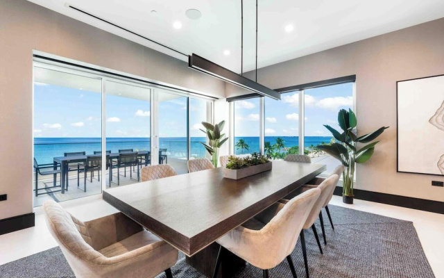 Aqua 4 on Seven Mile Beach