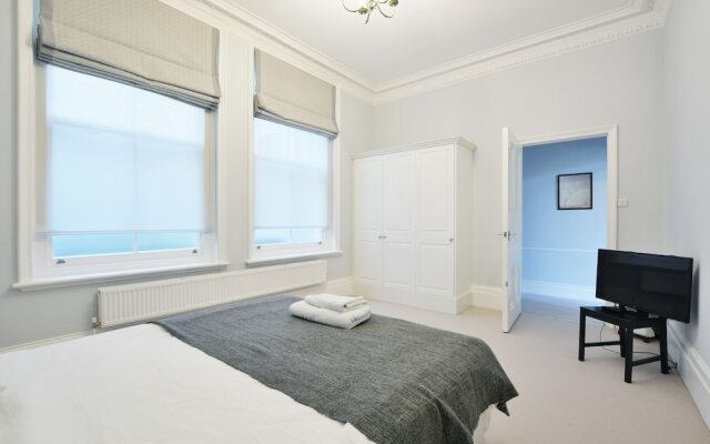 The Knightsbridge Apartment