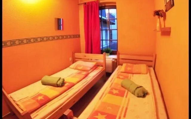 Hostel Orange
