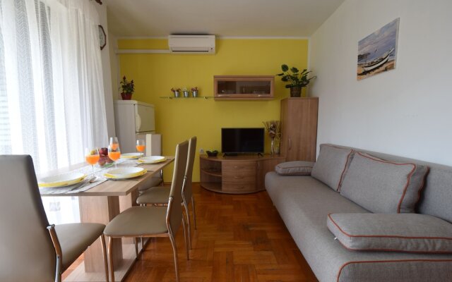 Apartment Biserka