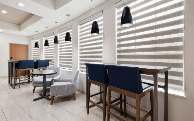 Holiday Inn Express & Suites Kingsville by IHG