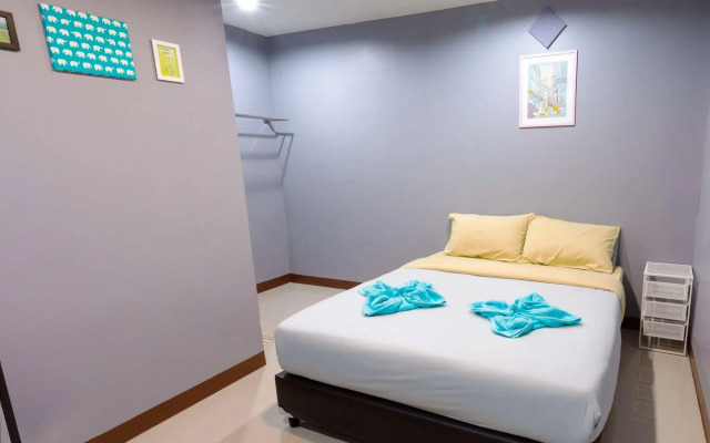 Wanderlust Bangkok Hostel