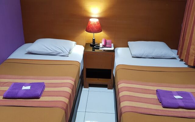 Hotel DeQur Jakarta Kota