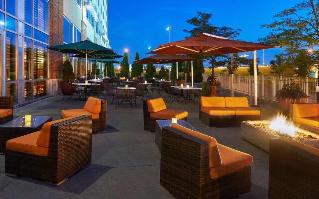 DoubleTree by Hilton Bay City - Riverfront