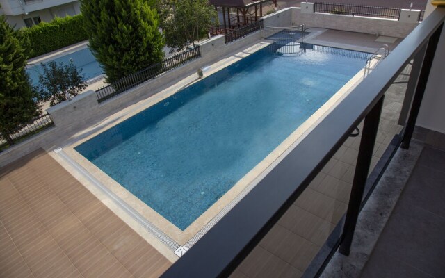 Golden World Suite Hotel