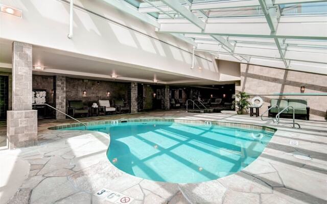 Luxury 1 Bedroom Ski in, Ski out One Ski Hill Residence Located at the Base of Peak 8 with Bowling Alley Onsite