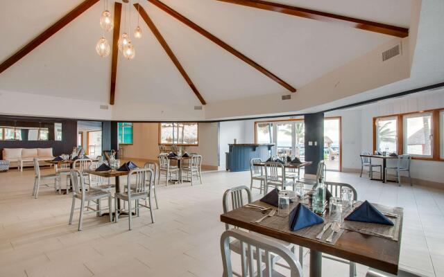 Costa Blu Beach Resort Trademark Collection