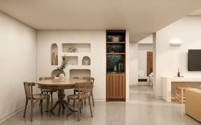 Tinos Beach Hotel & Suites