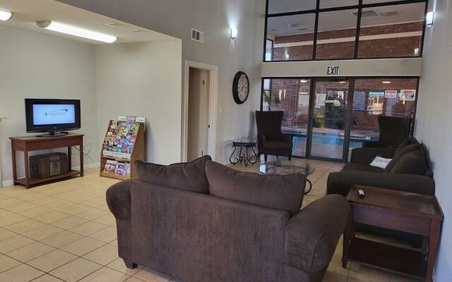 Blue Ribbon Inn and Suites