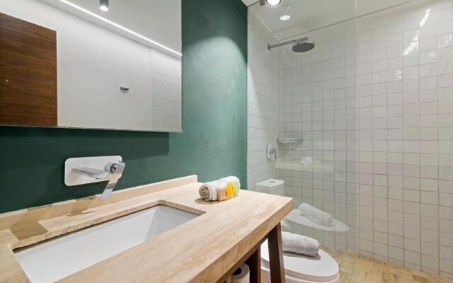 103 Cozy apartment with private terrace 2 br 2 ba