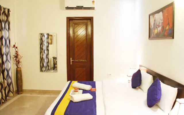 Oyo Rooms Noida City Centre 208