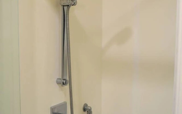 Cozy City Apt Central Location, Parks & More