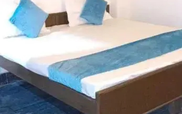 POP 89621 Hotel Yuvraj Place