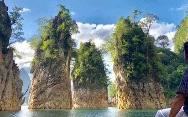 Saichol Floating Resort