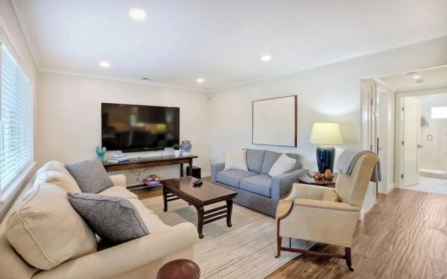 3080 Lincoln - Unit 24