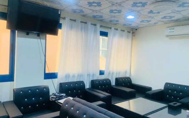 OYO 271 Parasol Hotel