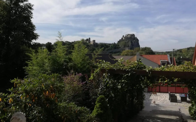 Rezident consult s.r.o.