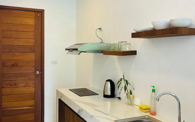 Hillside Haven-Luxury Room