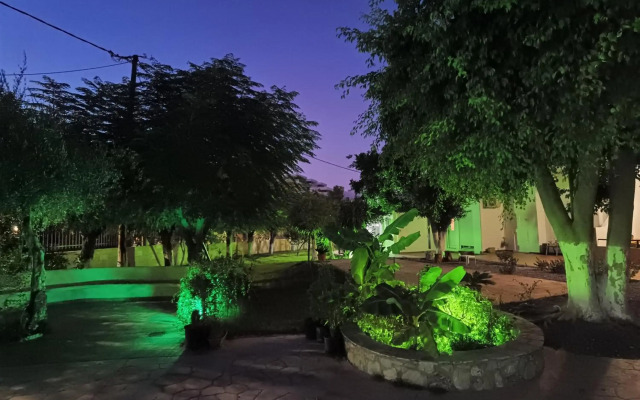 Vlycha Beach Studios & Apartments