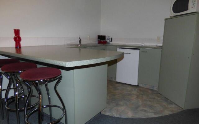 Alexandra Heights Motel