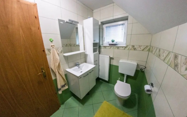 Vineyard cottage Na hribu