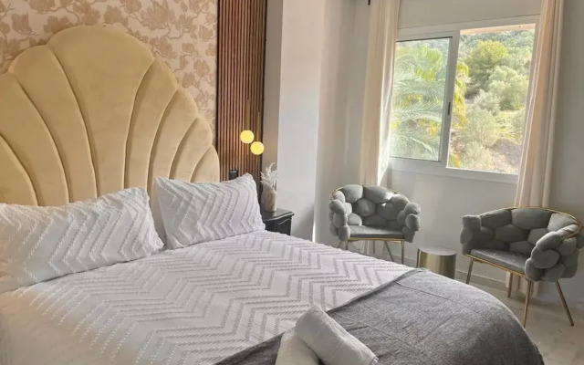 Plush Penthouse With Terrace