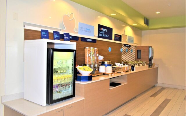 Holiday Inn Express Bernalillo by IHG