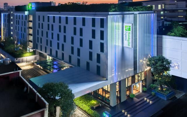 Holiday Inn Express Bangkok Soi Soonvijai, an IHG Hotel