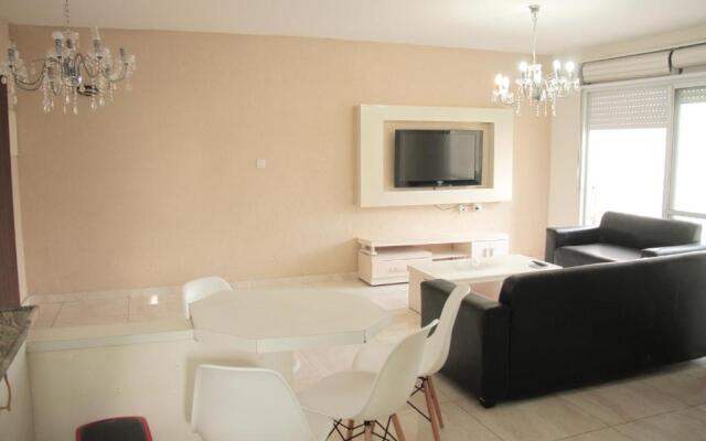 Beautiful 3 Bedroom Apartment