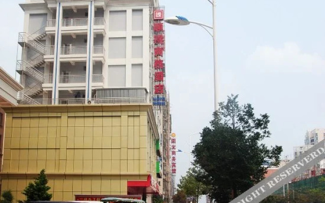 Shunde Business Hotel