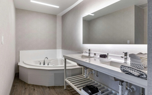 Cambria Hotel Manchester South Windsor