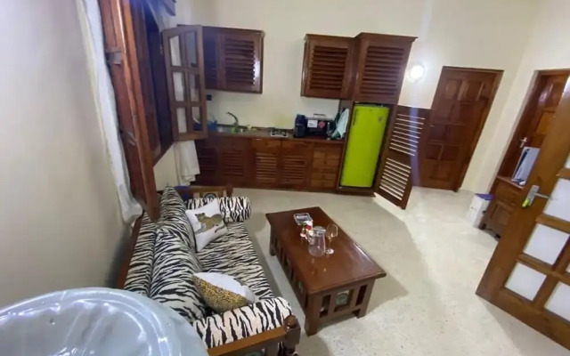 Lux Suites Tembo Court Apartments