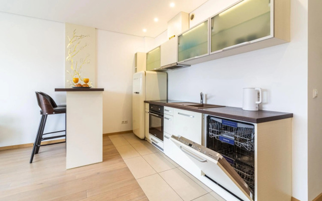 Center Apt, Covered Parking, Balcony, By Cohost