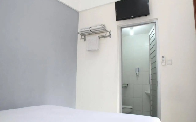 OYO 1699 Verona Residence