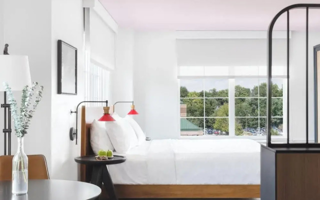 Elwood Hotel & Suites