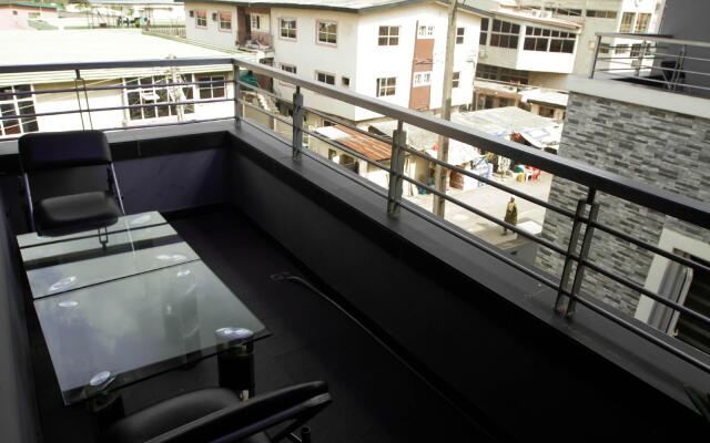 Crownedge Hotel