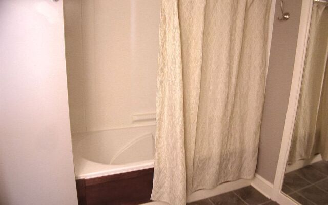 Mountaintop Lodge at Lake Naomi