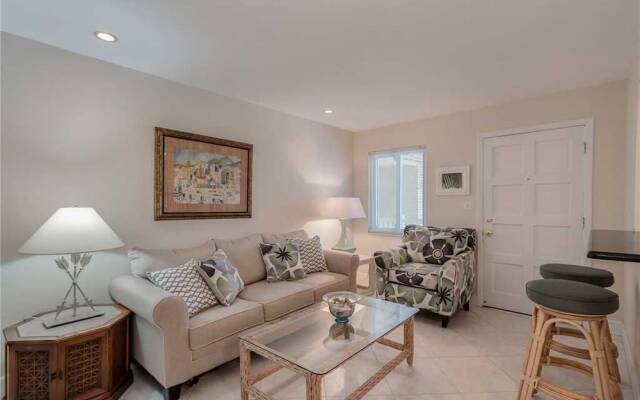 Waves 17 - One Bedroom Condo