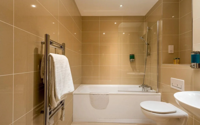 Skyvillion - Tower Point Enfield 2bed Wbalcony