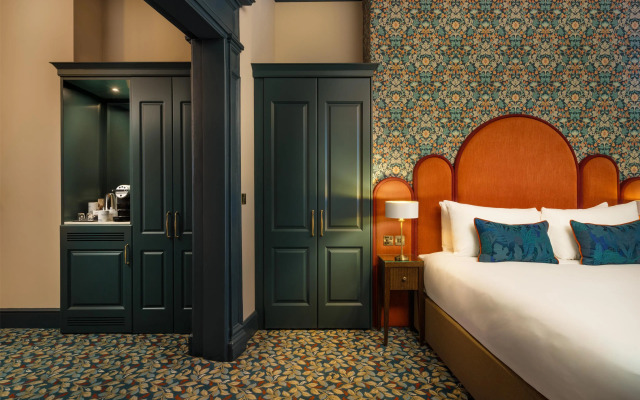 The Trinity City Hotel