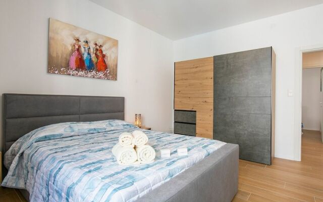 Boutique Apartment 8