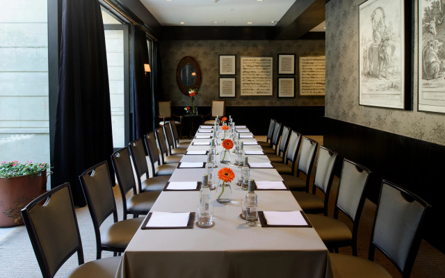 The Singular Santiago