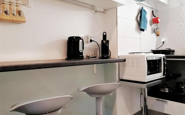 Athens Pangrati modern apt 10min to metro