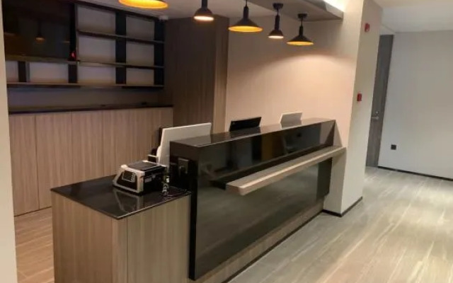 HanTing Hotel (Shanghai East Nanjing Road Subway Station)